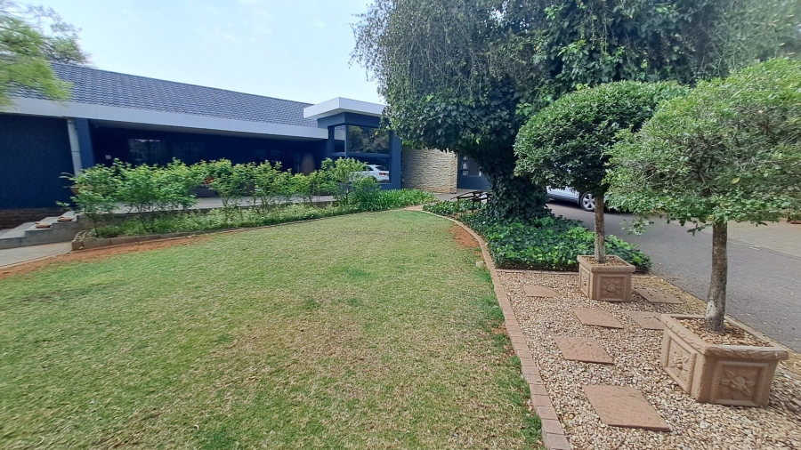 5 Bedroom Property for Sale in Langenhovenpark Free State